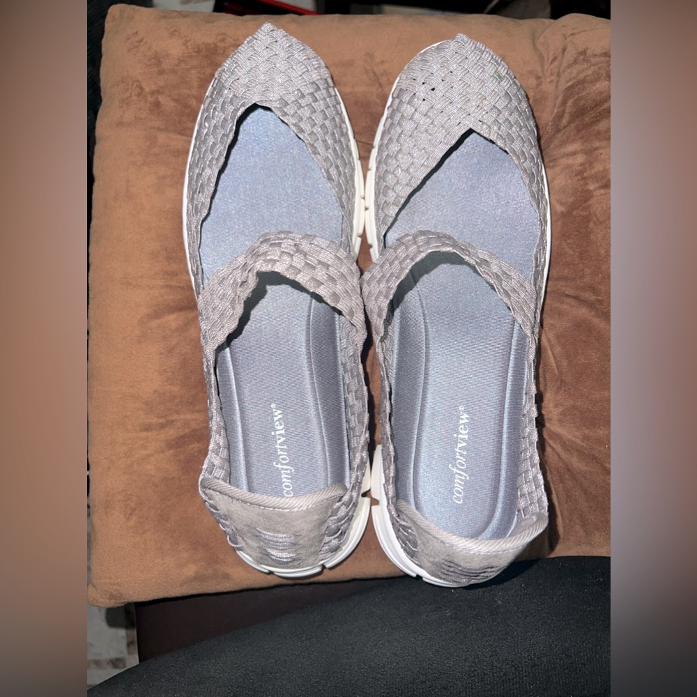 Comfortview Gray Woven Flats